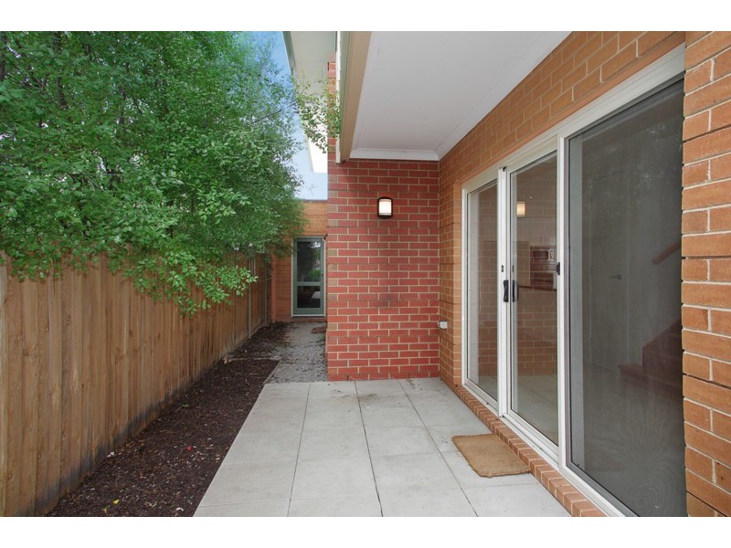 1/27 Roxby Street, Manifold Heights VIC 3218