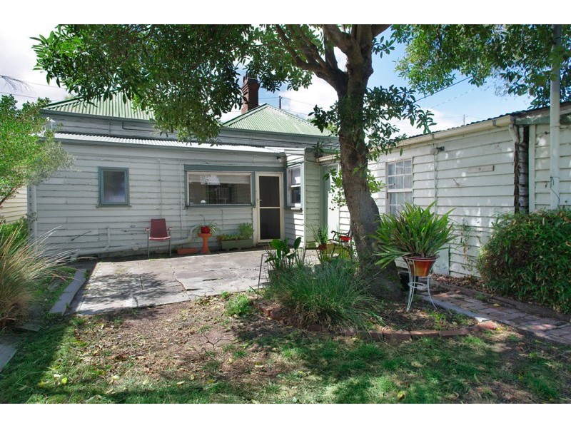 9 Coquette Street, Geelong West VIC 3218