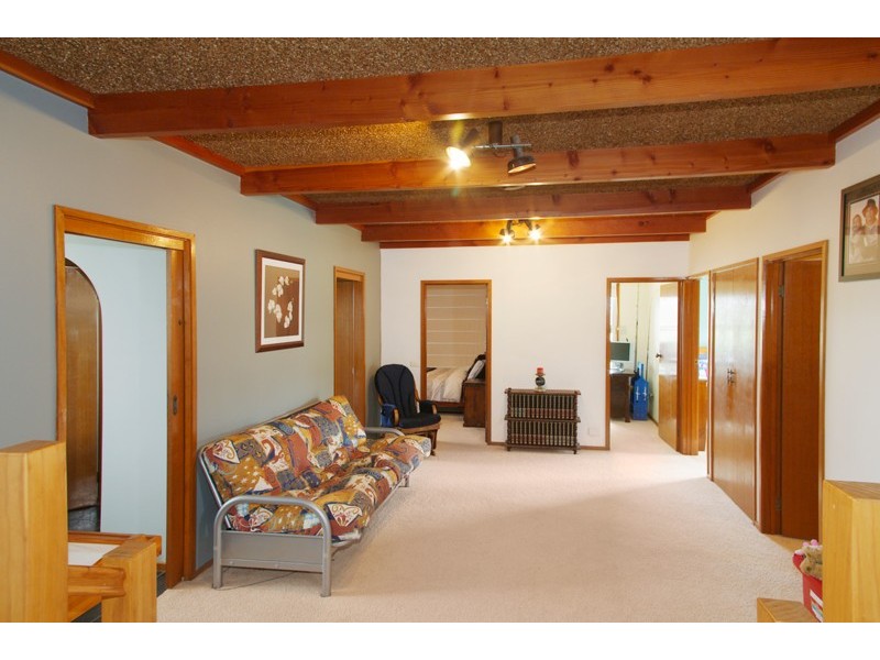 1 Southdown Crescent, Belmont VIC 3216