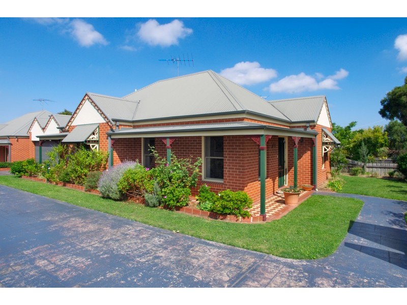 2/9-11 Frank Street, Newtown VIC 3220