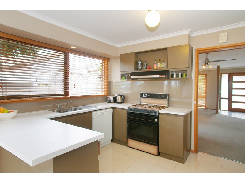 5 Coombe Court, Leopold VIC 3224