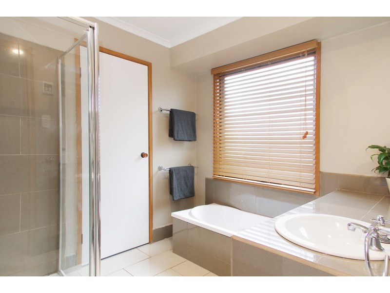 5 Coombe Court, Leopold VIC 3224