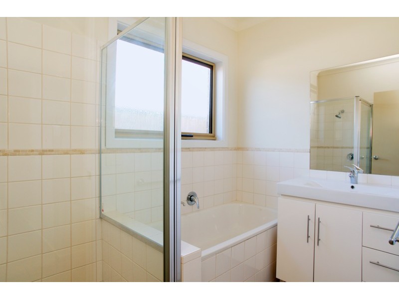 1 Hipwell Court, Lovely Banks VIC 3221