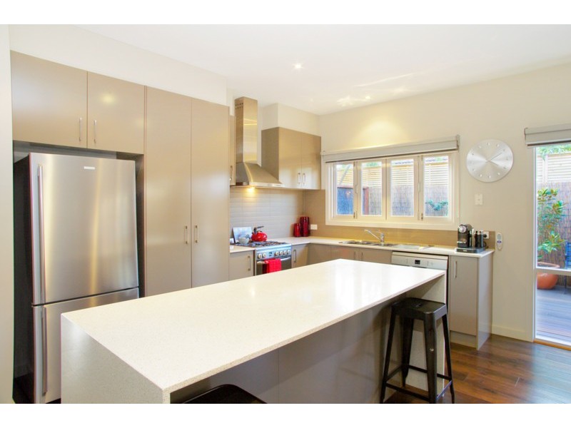 2 Edinburgh Avenue, Herne Hill VIC 3218