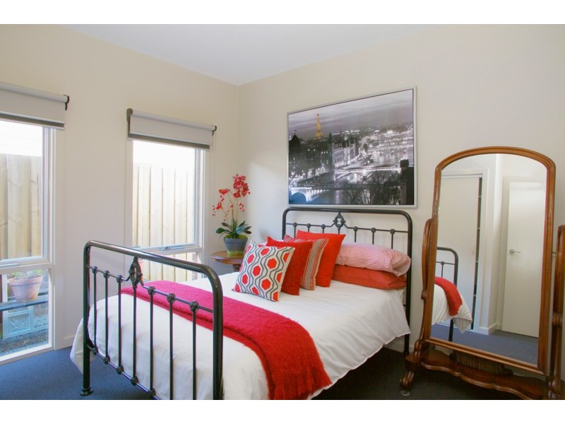 2 Edinburgh Avenue, Herne Hill VIC 3218