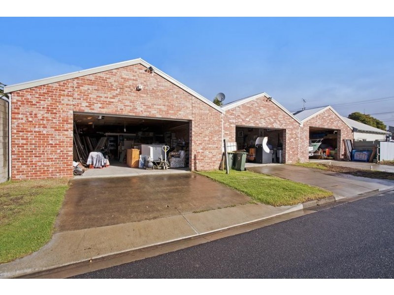 30 Roseneath Street, North Geelong VIC 3215