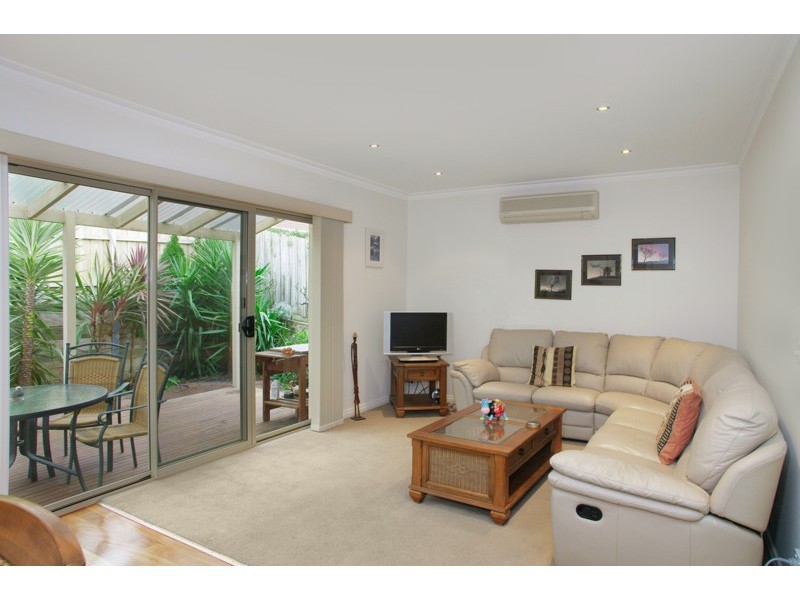 2/30 Buckingham Road, Newtown VIC 3220