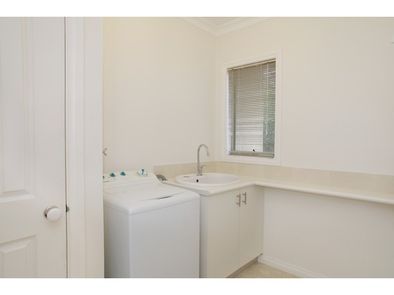 2/30 Buckingham Road, Newtown VIC 3220