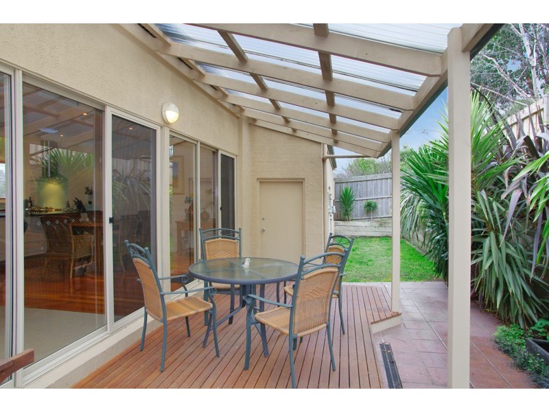 2/30 Buckingham Road, Newtown VIC 3220