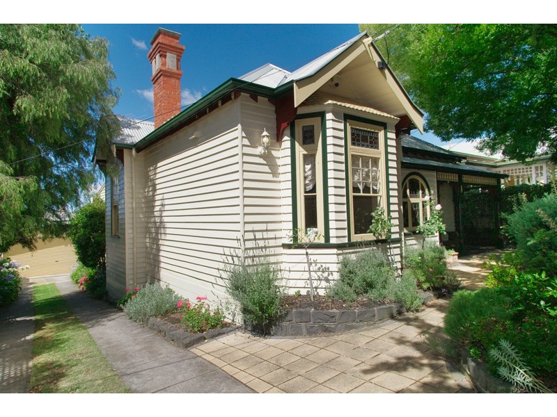 3 Laurel Bank Parade, Newtown VIC 3220