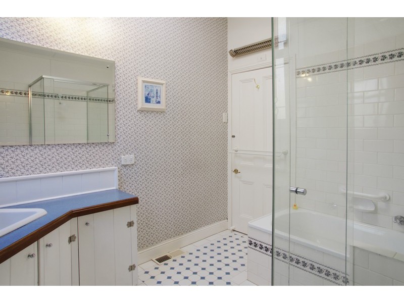 3 Laurel Bank Parade, Newtown VIC 3220