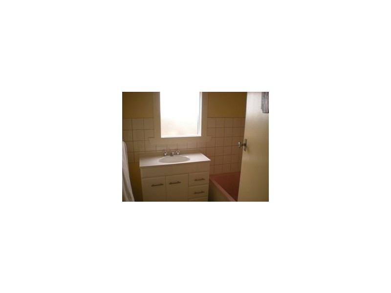 8 Bloomsbury Street, Newtown VIC 3220