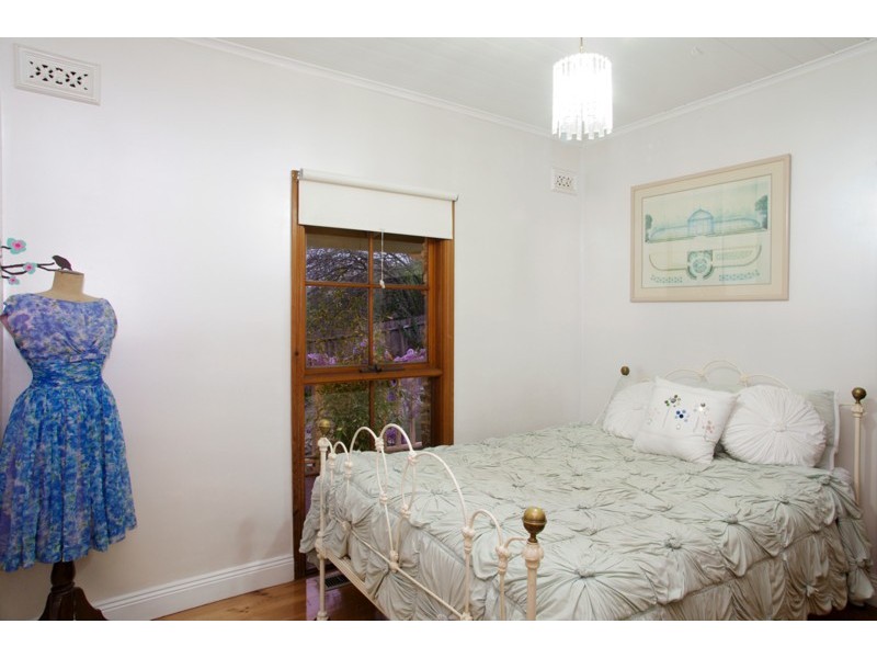 22 Queens Park Road, Newtown VIC 3220