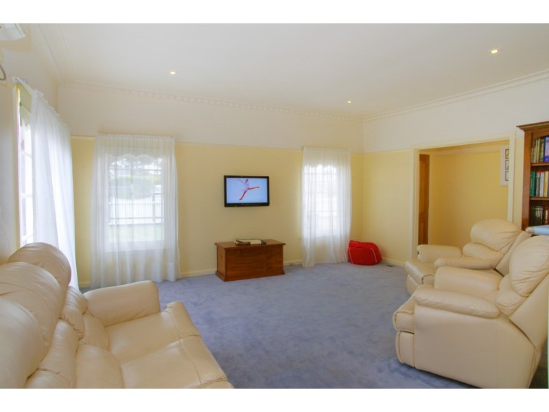 89 McCurdy Rd, Newtown VIC 3220