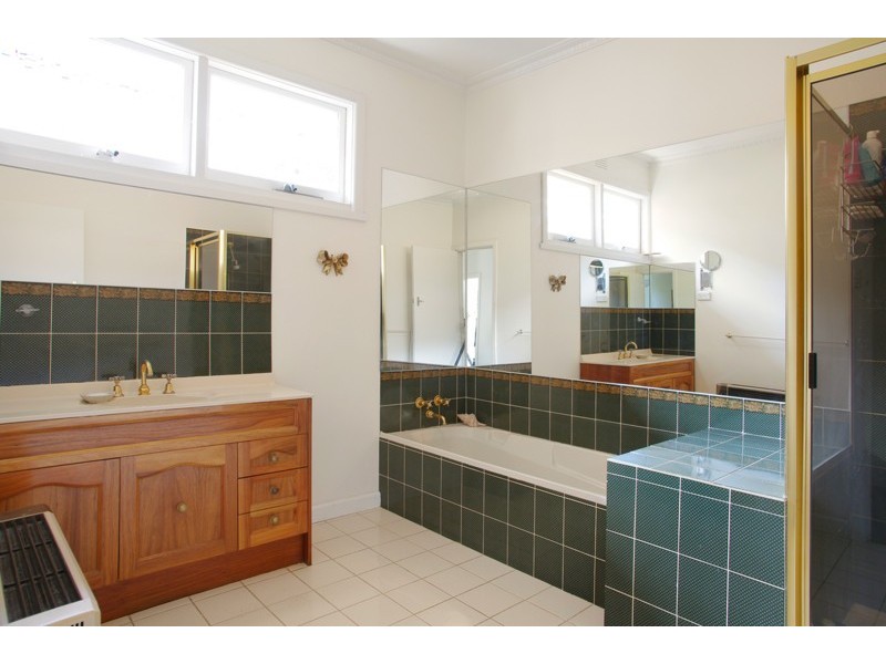 34 Grant Street, Newtown VIC 3220