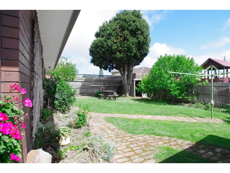 6 Darrambal Crescent, Leopold VIC 3224