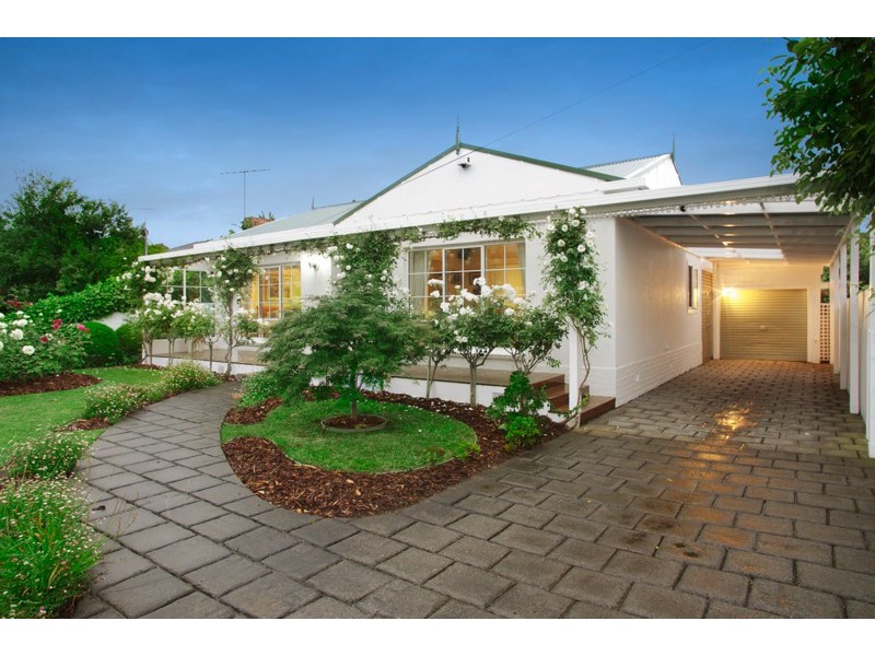 12 Chester Street, Newtown VIC 3220