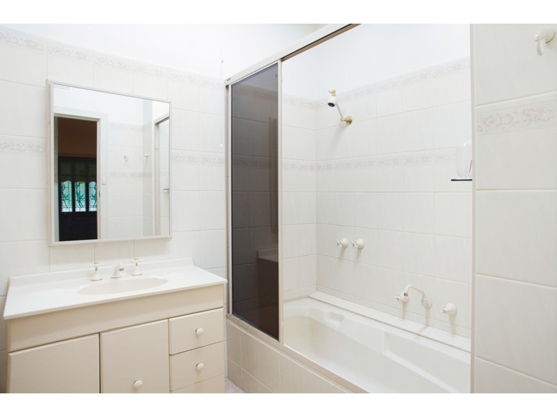 12 Chester Street, Newtown VIC 3220