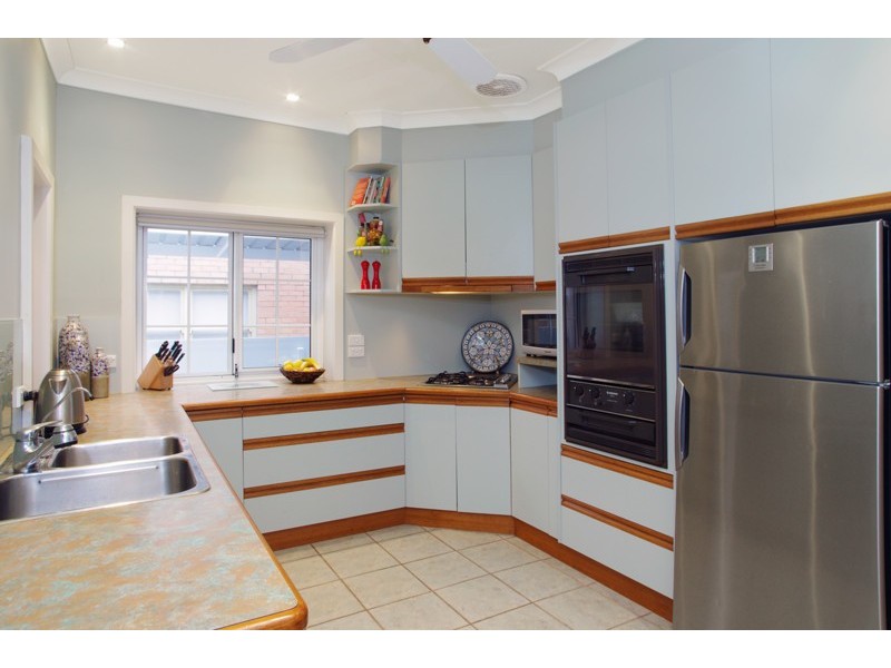 12 Chester Street, Newtown VIC 3220