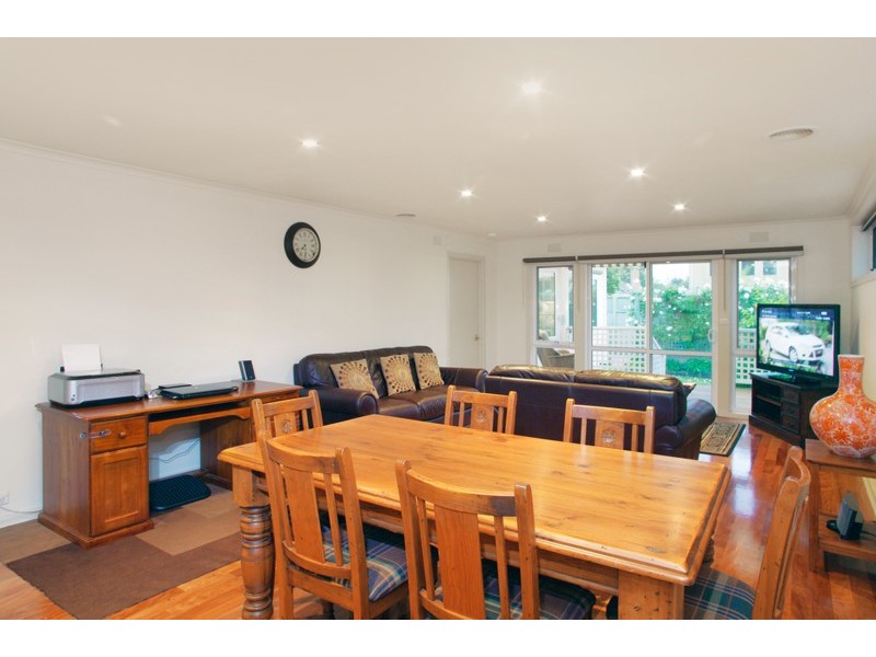 12 Chester Street, Newtown VIC 3220