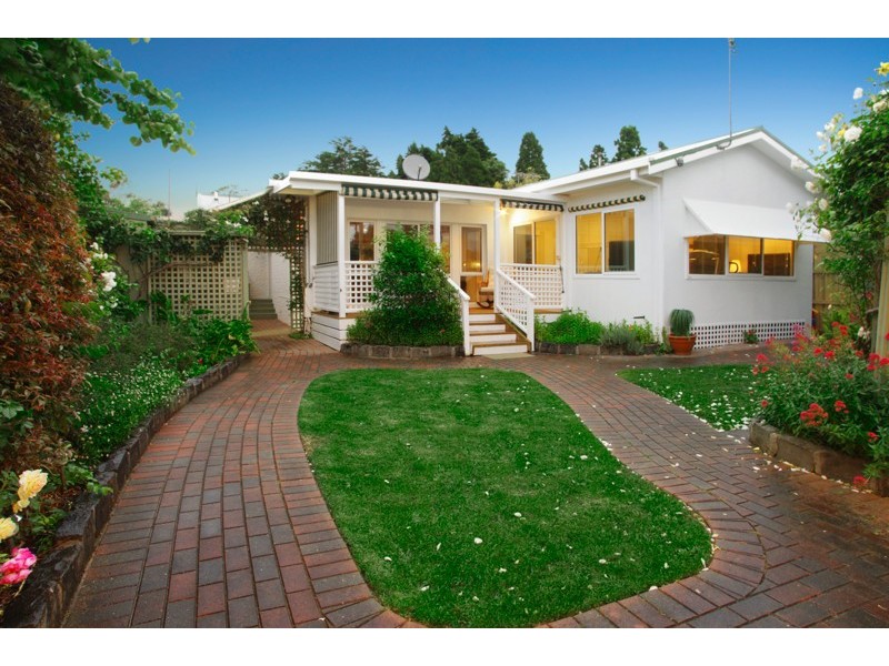 12 Chester Street, Newtown VIC 3220