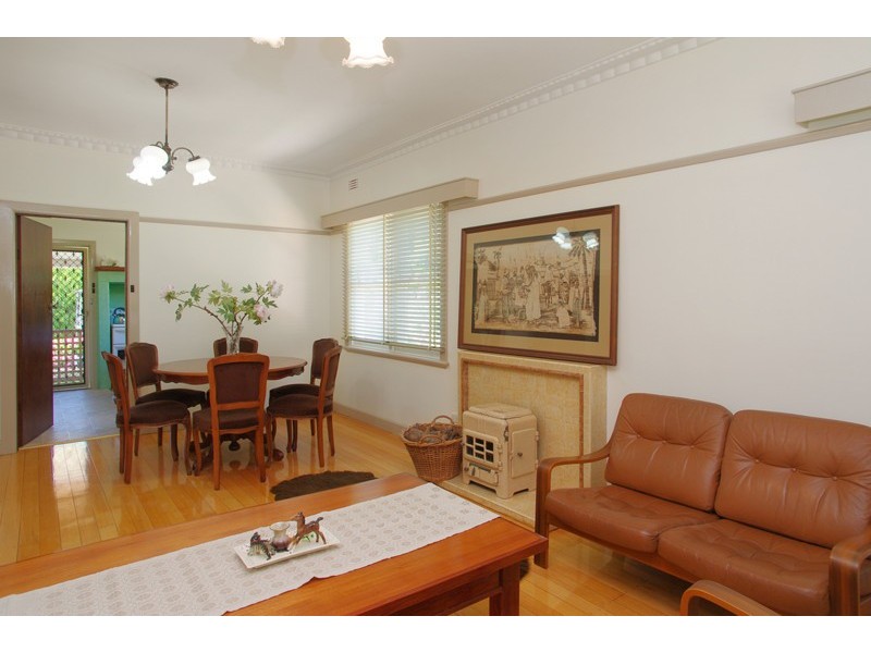 33 Vines Road, Hamlyn Heights VIC 3215