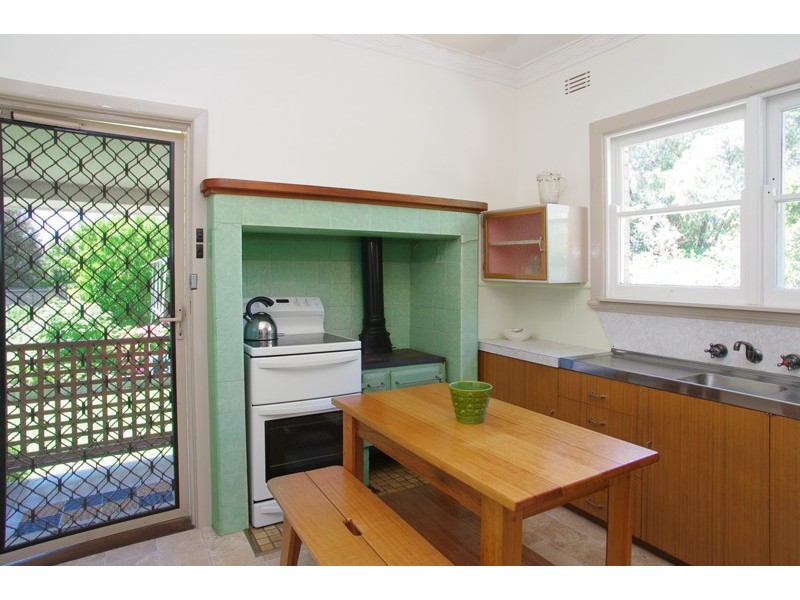 33 Vines Road, Hamlyn Heights VIC 3215