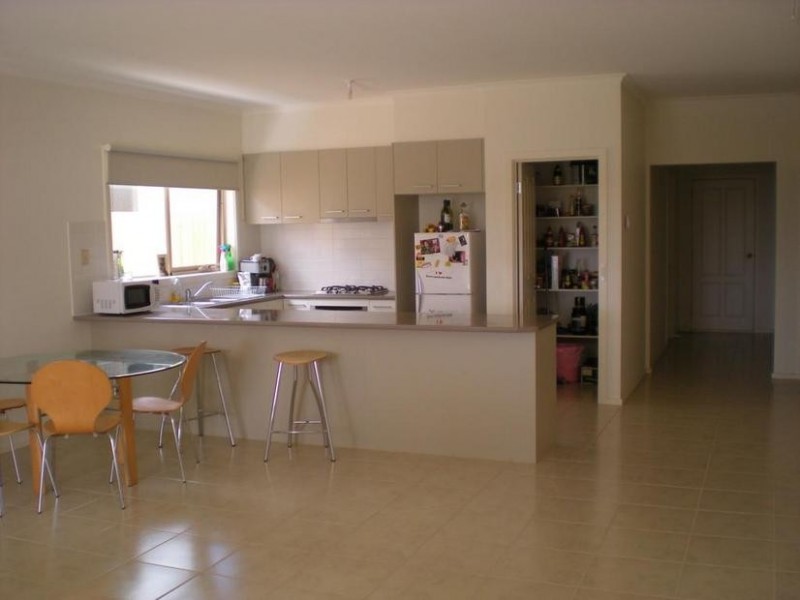 2/164 Roslyn Road, Belmont VIC 3216