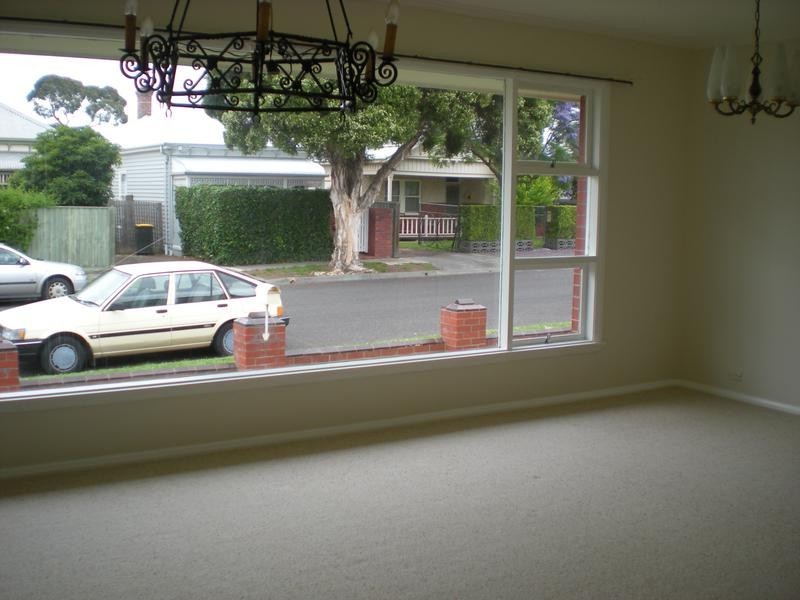 16 Clarke Street, Newtown VIC 3220