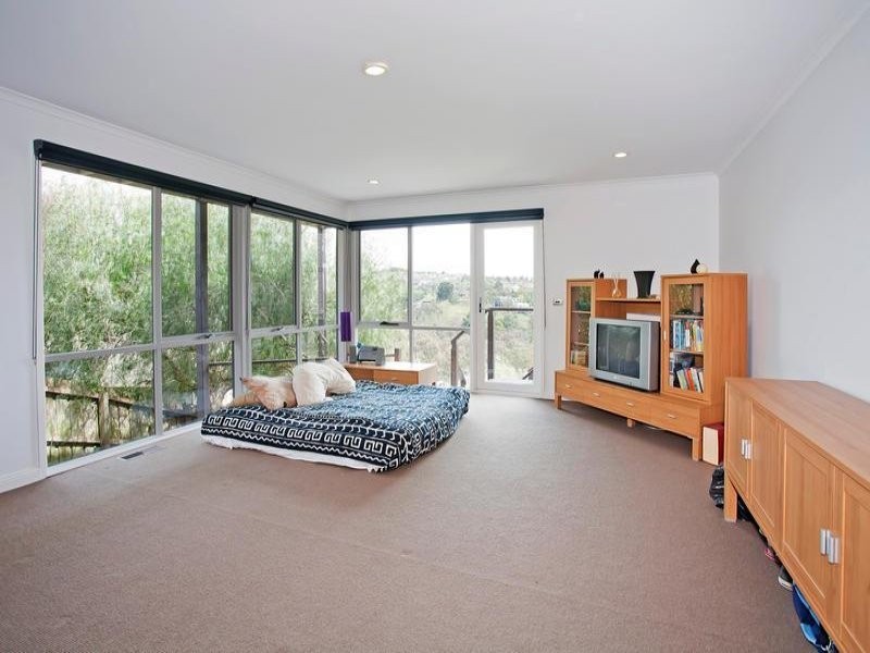 13 Louis Court, Newtown VIC 3220