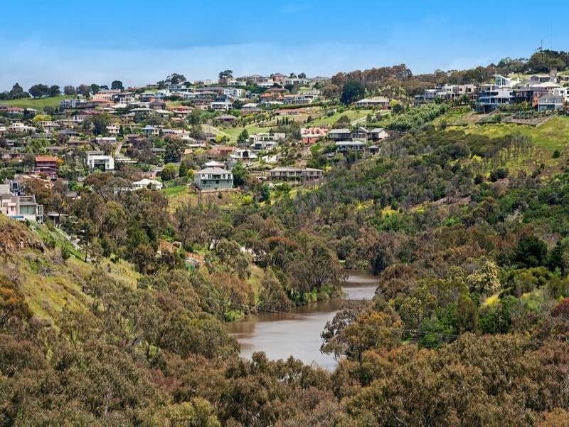 13 Louis Court, Newtown VIC 3220