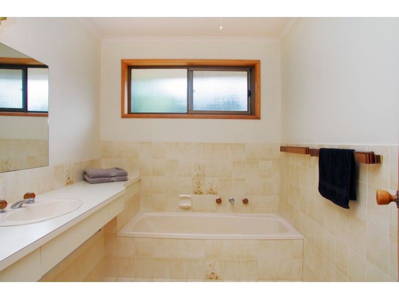 2/87 North Valley Road, Highton VIC 3216