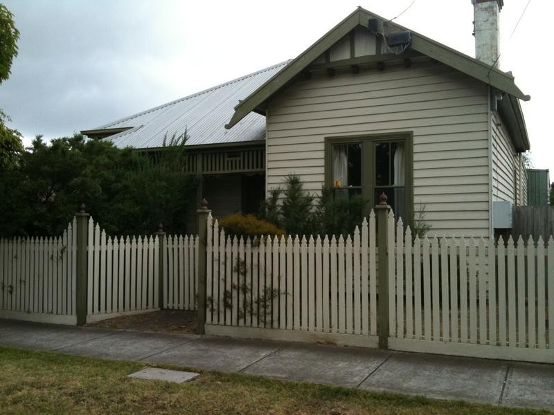 398 Pakington Street, Newtown VIC 3220