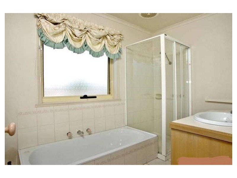 3/36 Oberon Drive., Belmont VIC 3216