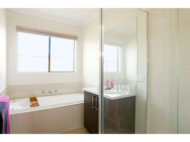 23 Shoaling Drive, Leopold VIC 3224