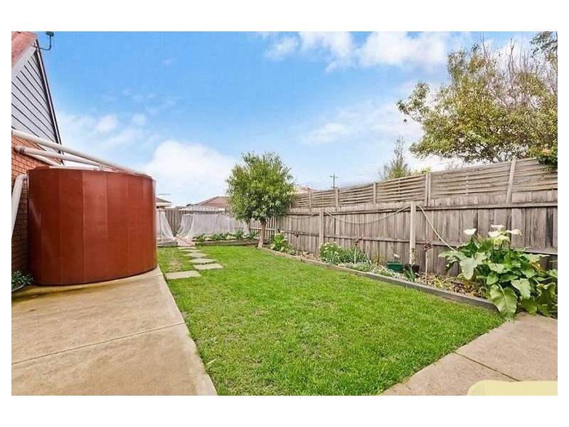 5 Bettsons Court, Whittington VIC 3219