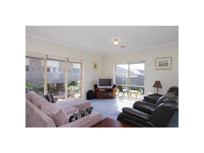 81 McCurdy Rd, Newtown VIC 3220