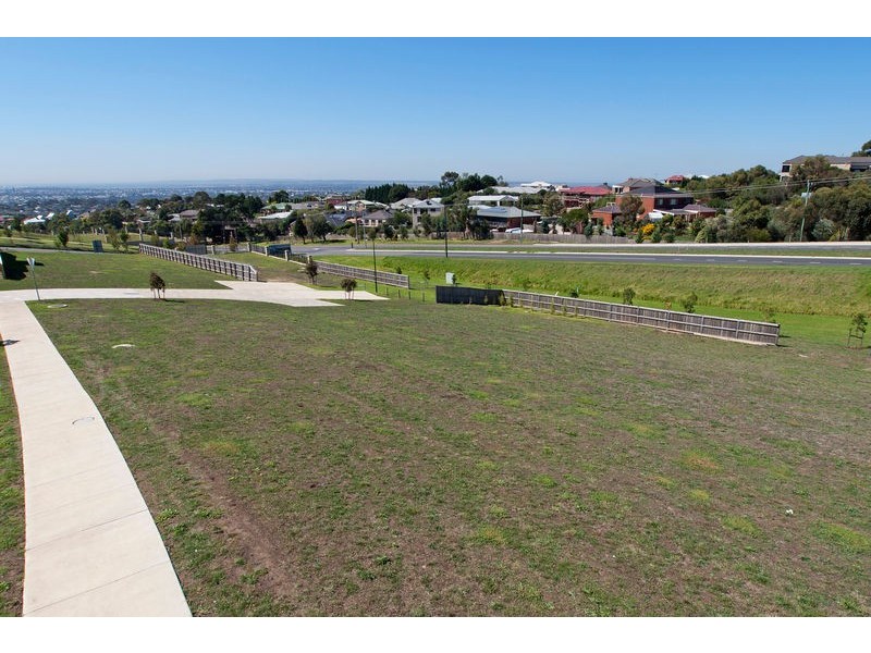 12-14 Oakhill Avenue, Highton VIC 3216