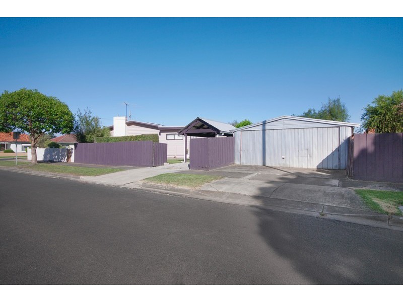 64 Laura Avenue, Belmont VIC 3216