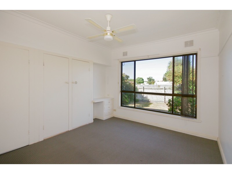 13 Hinchcliff Crescent, Newcomb VIC 3219