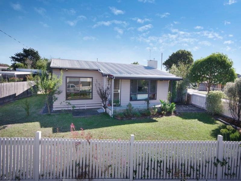 64. Laura Avenue, Belmont VIC 3216