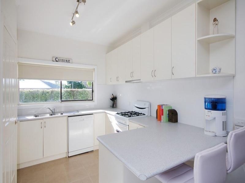 64. Laura Avenue, Belmont VIC 3216