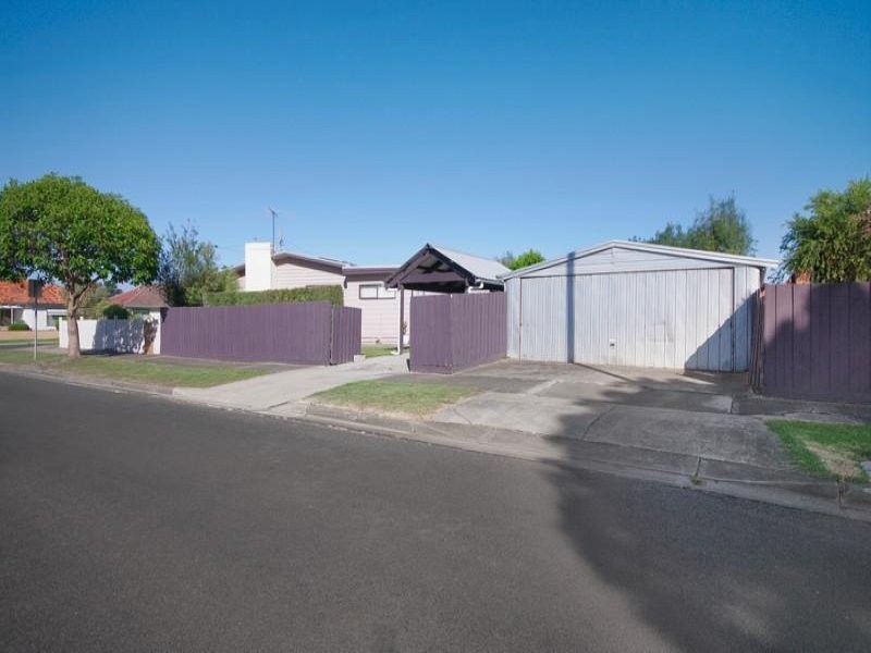 64. Laura Avenue, Belmont VIC 3216