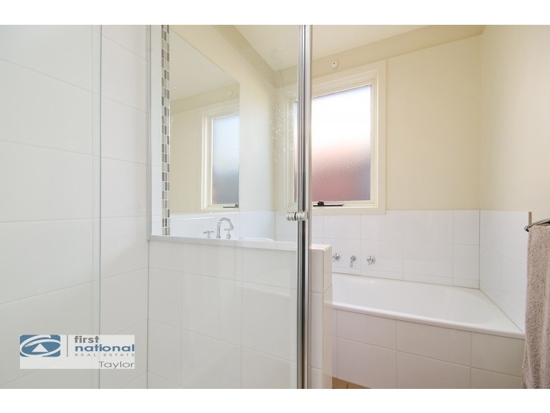 31 Sharp Street, Newtown VIC 3220