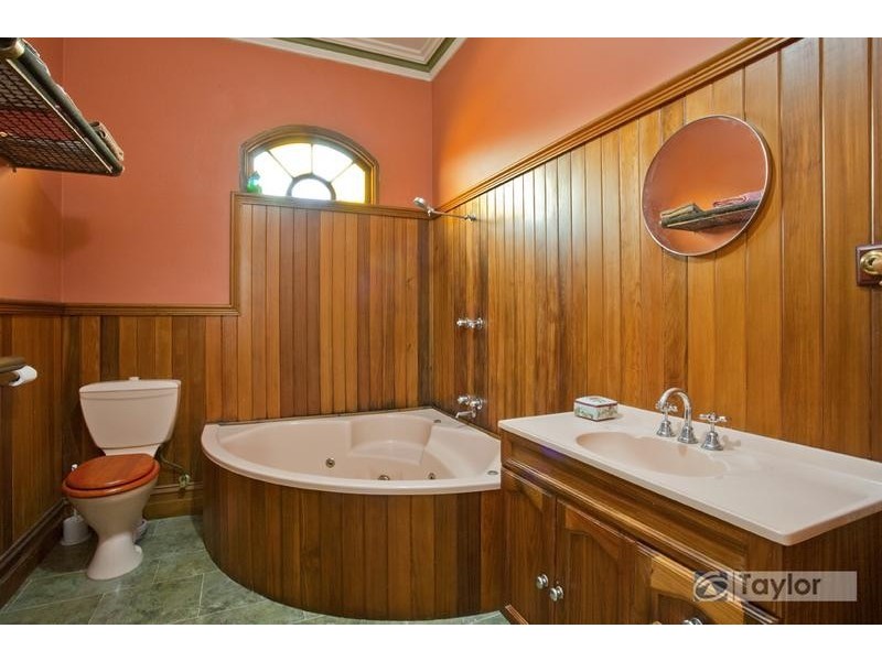 398 Pakington Street, Newtown VIC 3220