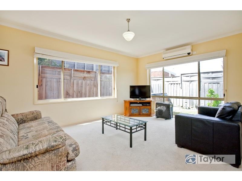 3 Urana Street, Newtown VIC 3220