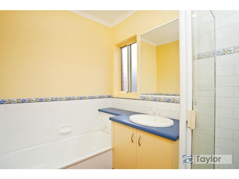 3 Urana Street, Newtown VIC 3220