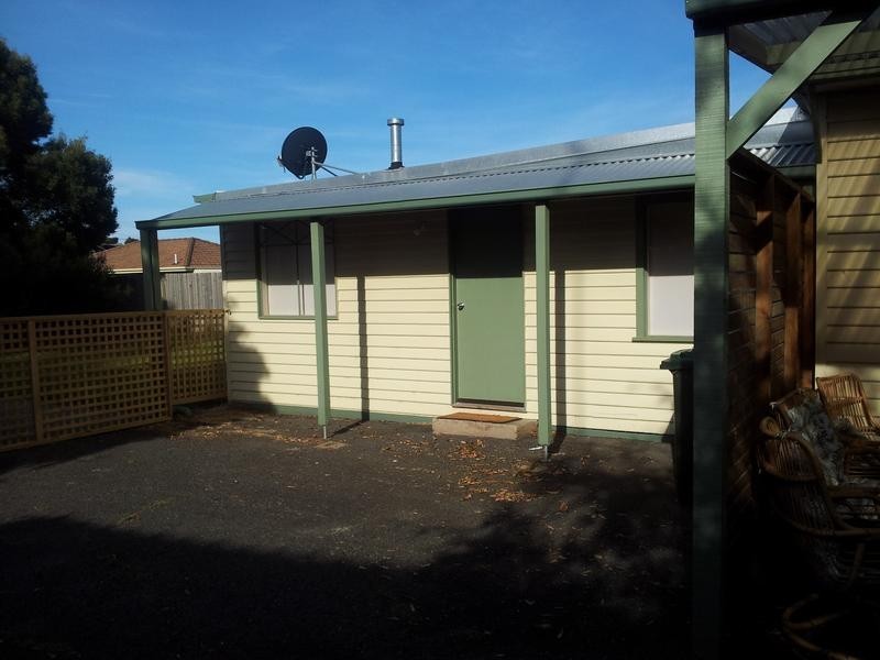 17a Charlotte Avenue, Newcomb VIC 3219