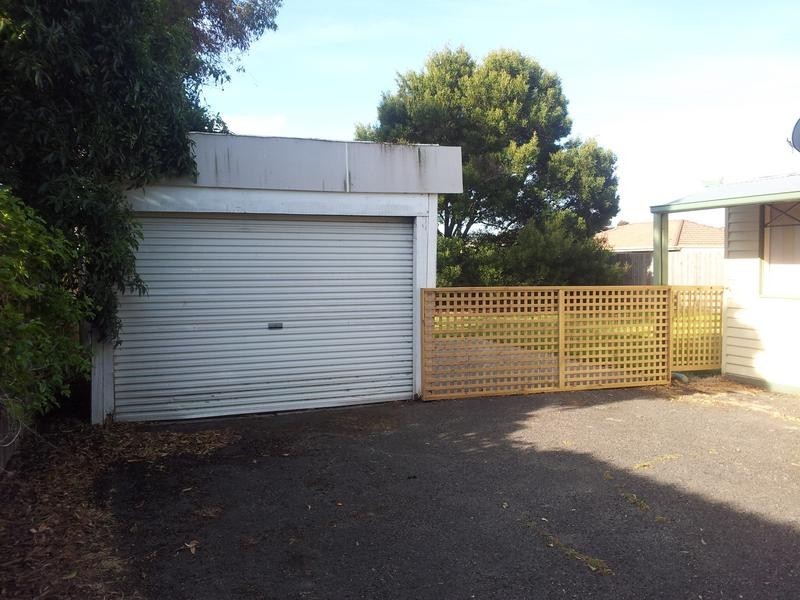 17a Charlotte Avenue, Newcomb VIC 3219