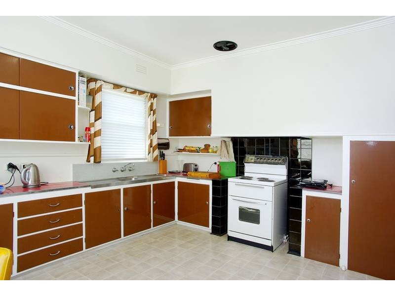 69 Buckingham ROAD, Newtown VIC 3220